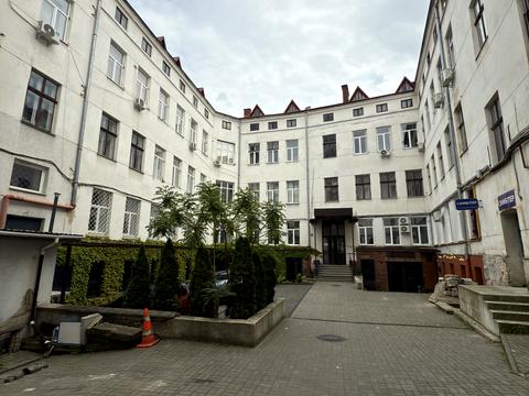 комерційна за адресою Мирослава Скорика вул. (Петра Чайковського), 17