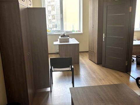 комерційна за адресою майдан Незалежності пл., 2