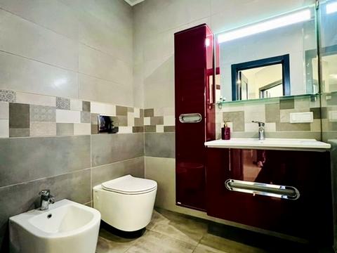 квартира по адресу Угорская ул., 12