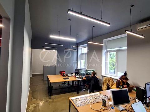 комерційна за адресою Лаврська вул. (Січневого Повстання), 16