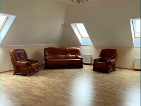 будинок за адресою с. Петропавлівська Борщагівка, Івана Багряного вул.