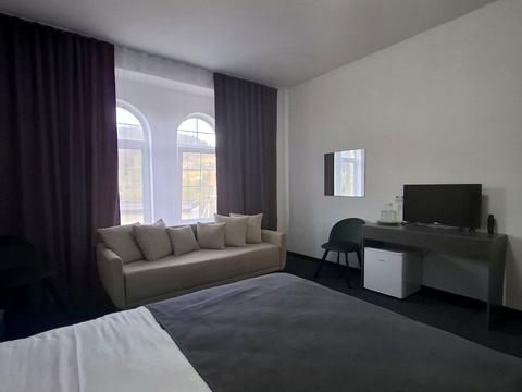 комерційна за адресою Героїв України вул. (Івана Мічуріна), 29