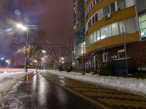 комерційна за адресою Юрія Шумського вул., 5
