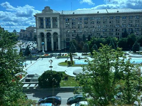 комерційна за адресою майдан Незалежності пл., 2
