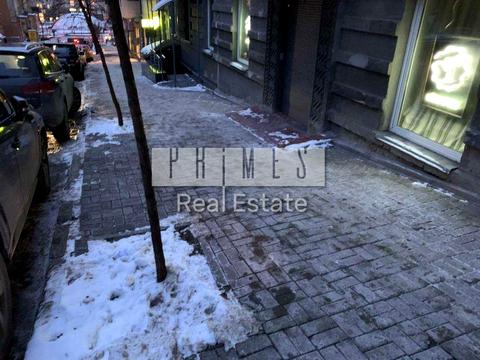 комерційна за адресою Костельна вул., 11