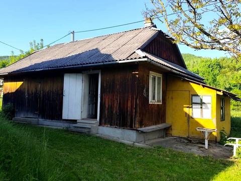 дом по адресу Центральна