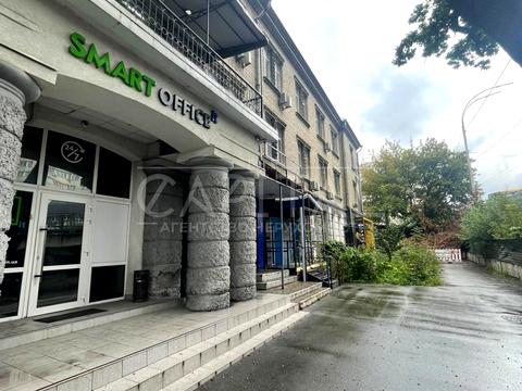 комерційна за адресою Вадима Гетьмана вул., 2