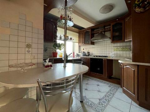 квартира за адресою Космічна вул., 6