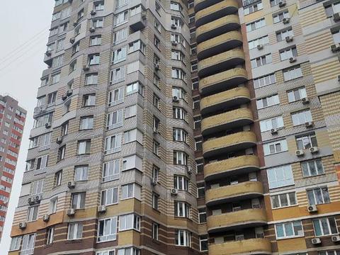 квартира за адресою Анни Ахматової вул., 30