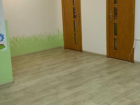 комерційна за адресою Олександра Довженка вул., 1
