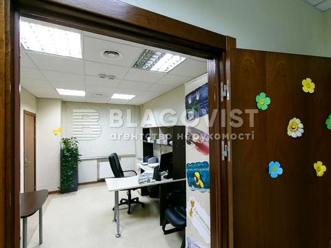 комерційна за адресою Спортивна пл., 3