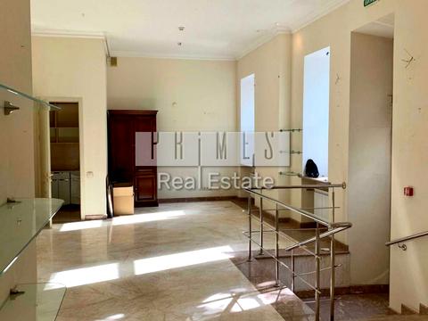 комерційна за адресою Інститутська вул., 13/4