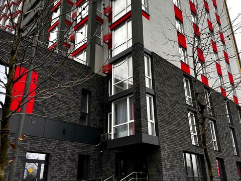 комерційна за адресою Академіка Булаховського вул., 2