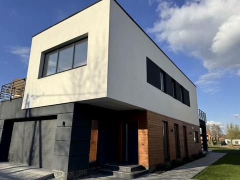 будинок за адресою Центральна вул.