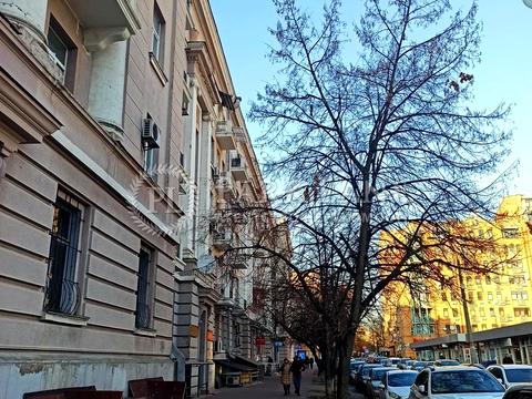 комерційна за адресою Панаса Мирного вул., 1
