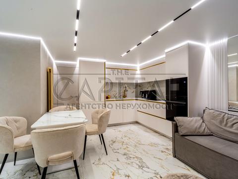 будинок за адресою с. Нові Безрадичі, Жовта