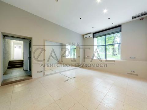 комерційна за адресою Джона Маккейна вул. (Івана Кудрі), 7-А