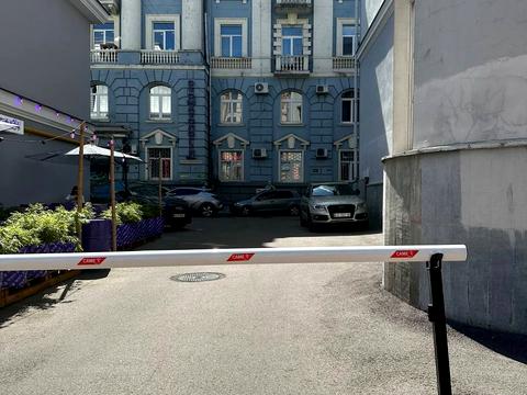 комерційна за адресою Богдана Хмельницького вул., 9-В