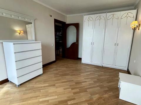 квартира за адресою Тарасівська вул., 20
