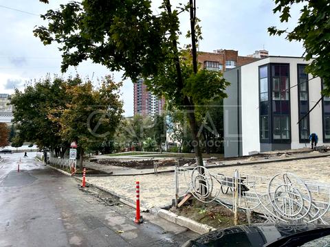 комерційна за адресою Фрометівська вул., 2