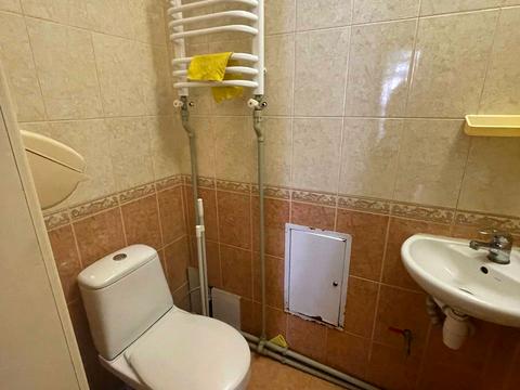 комерційна за адресою Володимира Шухевича вул., 7