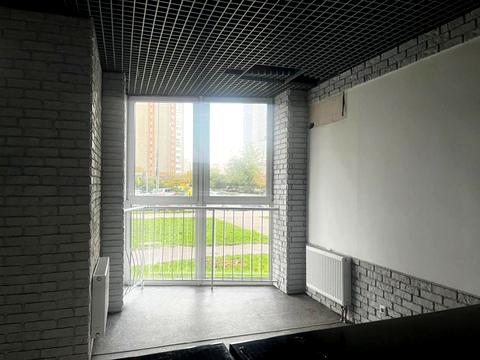 комерційна за адресою Драгоманова вул., 2