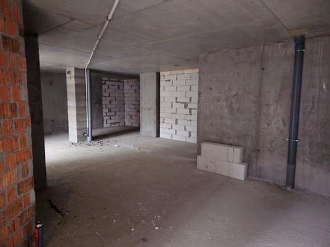 комерційна за адресою Малоголосківська вул., 12г