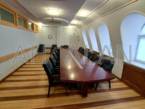 комерційна за адресою Саксаганського вул., 67-Б