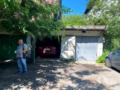 паркомісце за адресою Лесі Українки просп. (Пушкіна), 75