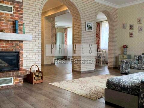 дом по адресу Добровольців вул.