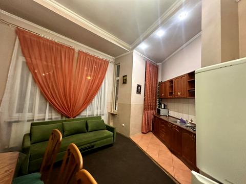 квартира по адресу Костомарова ул., 18