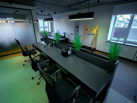 комерційна за адресою Вул. Дворецька, 46