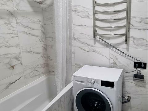 квартира за адресою Домбровського вул., 3