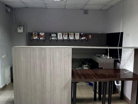 комерційна за адресою Тролейбусна вул., 15