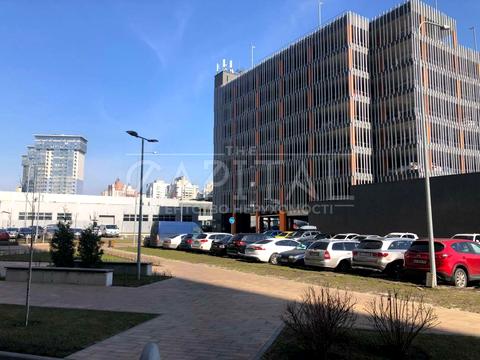 комерційна за адресою Дніпровська набережна вул., 18-А