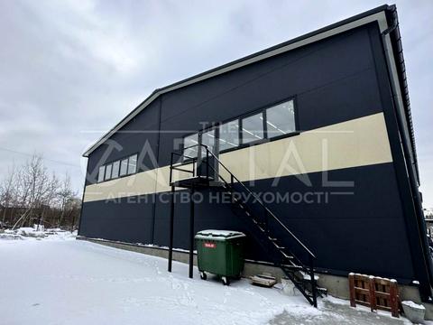 комерційна за адресою Амосова вул., 1