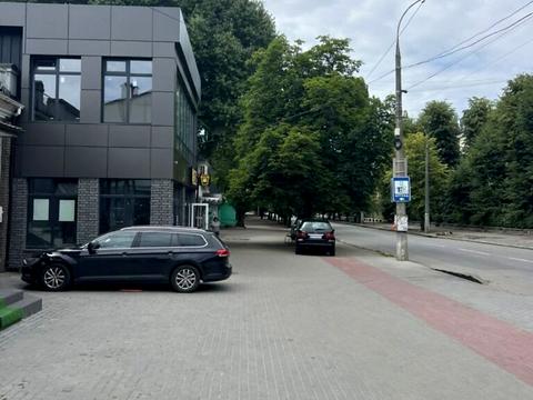 комерційна за адресою Проскурівська вул., 70