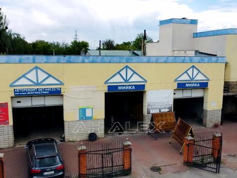 комерційна за адресою Глиняна вул., 40Б