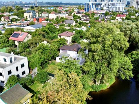 будинок за адресою Центральна вул., 10