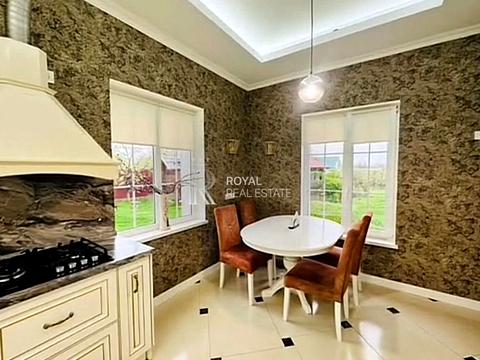 будинок за адресою Центральна вул.