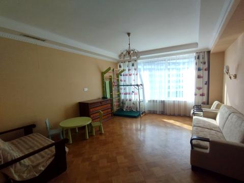 квартира за адресою Літературна вул., 1а