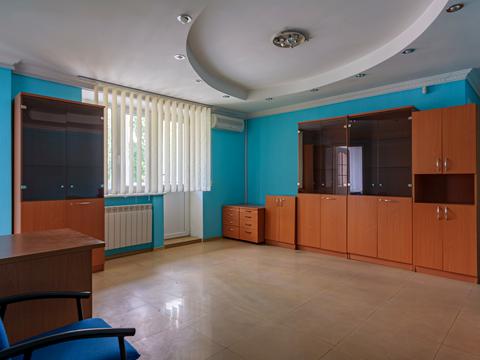 комерційна за адресою Лесі Українки бульв., 2