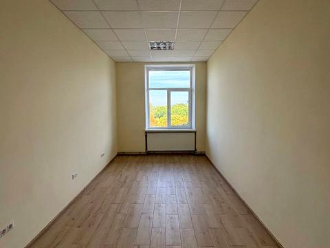 комерційна за адресою Героїв УПА вул., 73