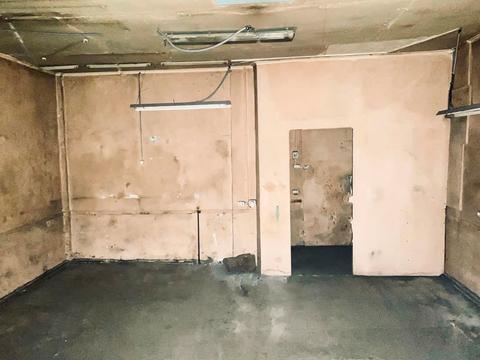 комерційна за адресою Вінстона Черчилля вул. (Червоноткацька), 42 У