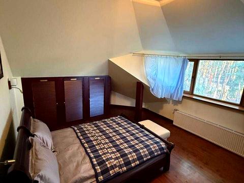 будинок за адресою Кленова