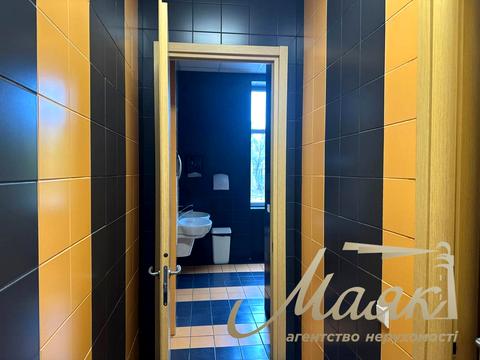 комерційна за адресою Миколи Міхновського бульв. (Дружби Народів), 19