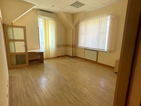 комерційна за адресою Саксаганського вул., 67-Б