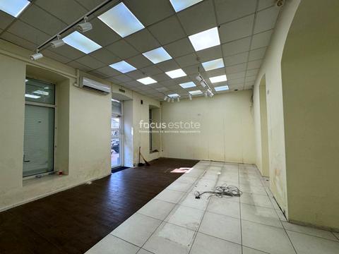 комерційна за адресою Саксаганського вул., 106