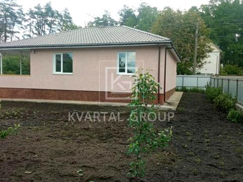 будинок за адресою Шкільна вул., 1