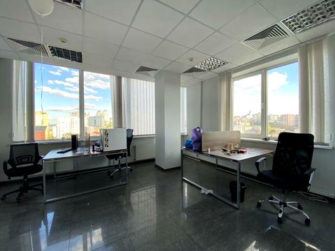 комерційна за адресою Королеви Єлизавети ІІ вул. (Глинки), 7